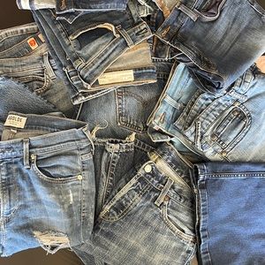 Jeans jeans and more jeans 👖 👖 👖